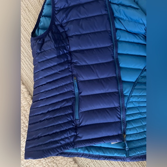Patagonia women’s down vest. Size L. EUC; like new! Lightweight warmth. - Picture 9 of 10